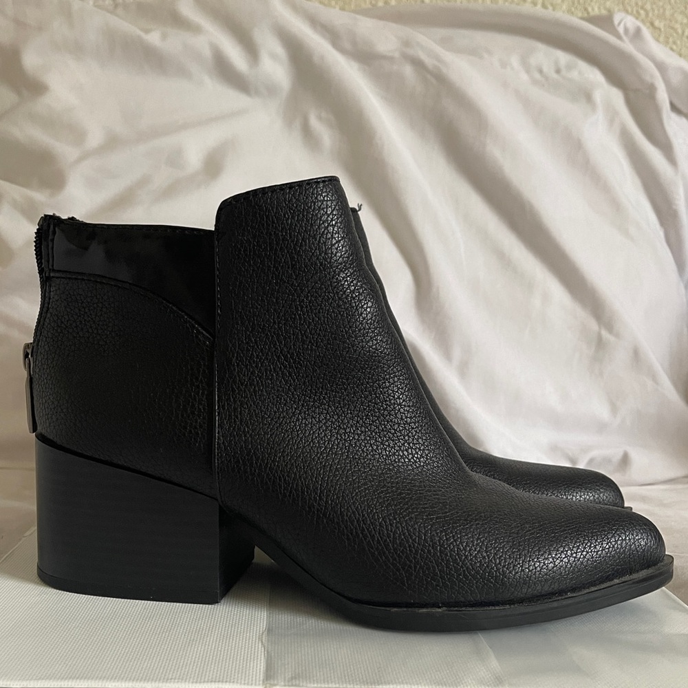BLACK ANKLE BOOTS